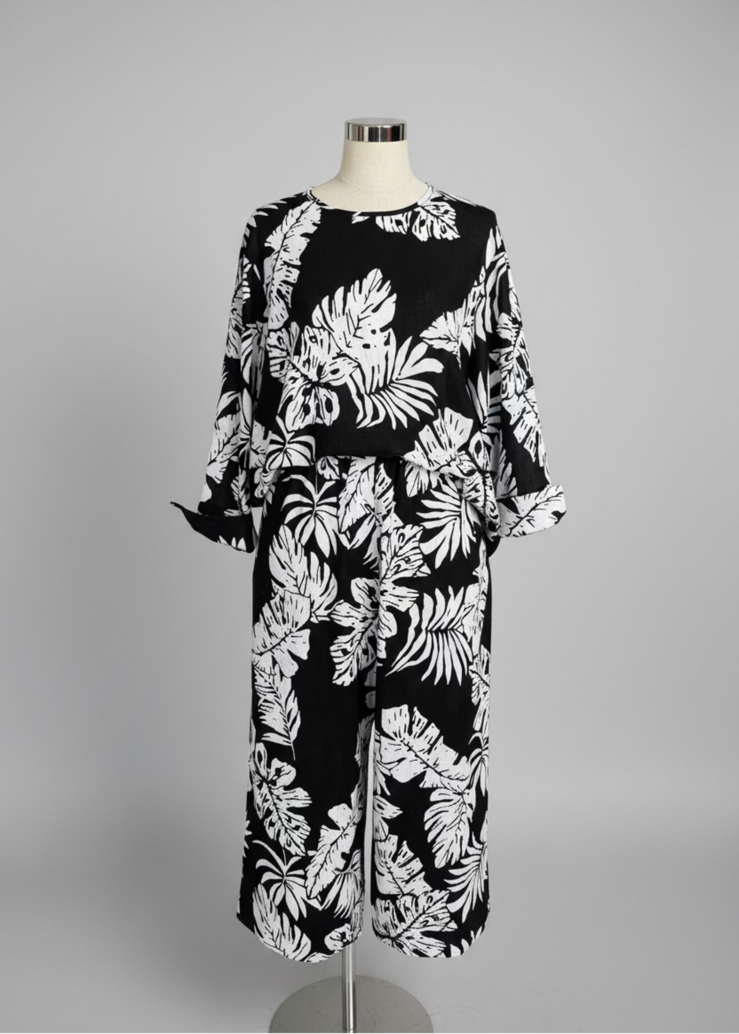 The Black & White Patterned Cropped Linen Shirt