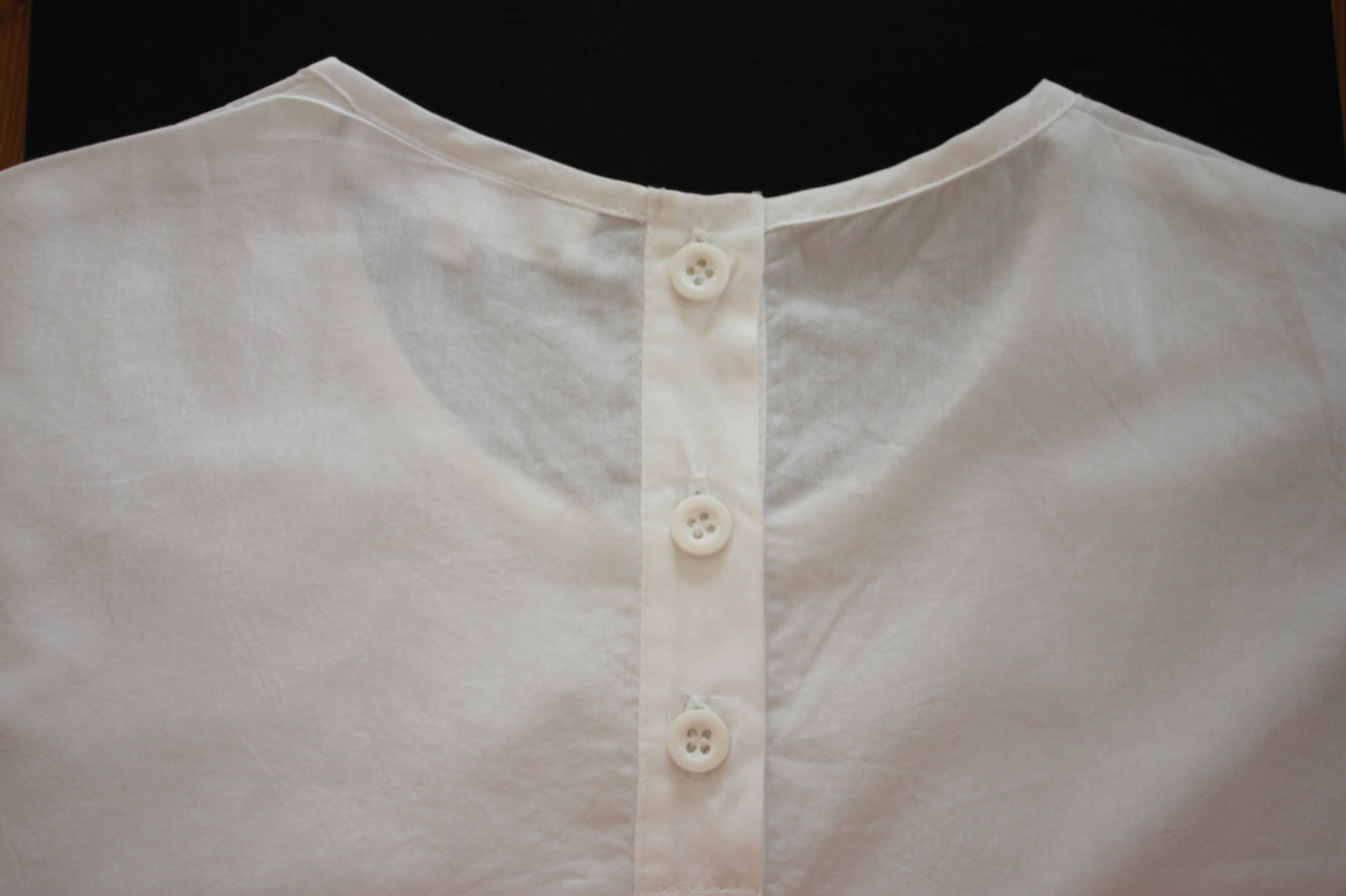 The Cropped Linen Shirt - jennyleroux.com