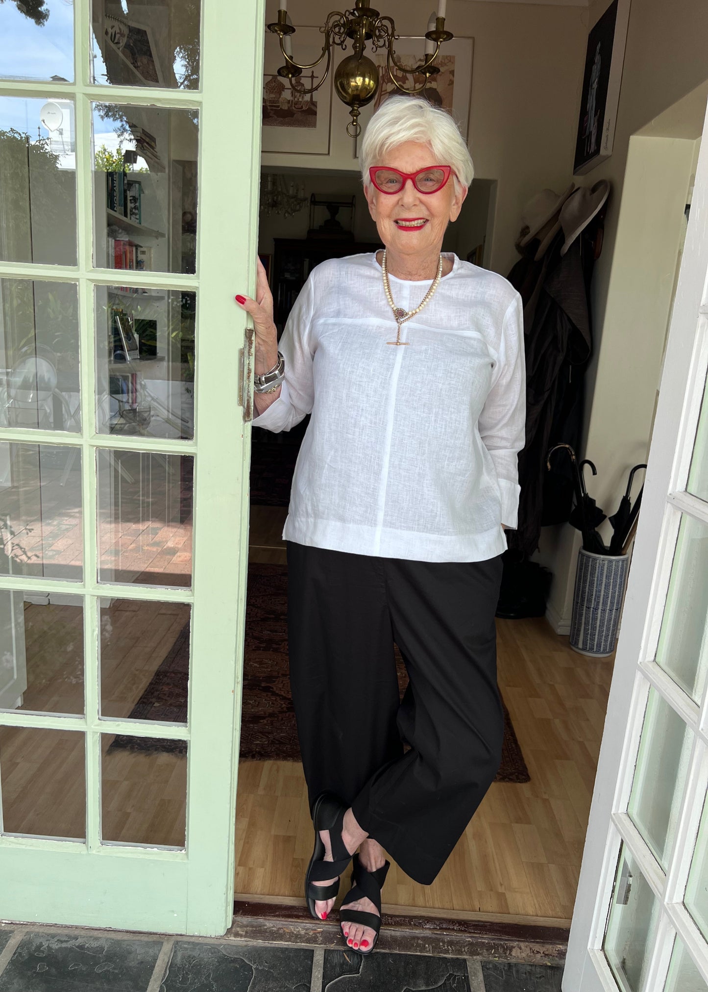 Crafted from 100% breathable cotton, these effortlessly chic pants offer all-day comfort with their elasticated waist and fresh, wider silhouette. While we'll always adore skinny styles, this cropped, looser cut has quickly become our new favourite β offering a modern twist on classic comfort. The airy wide leg keeps you cool while moving beautifully, perfect for everything from running errands to weekend brunches.