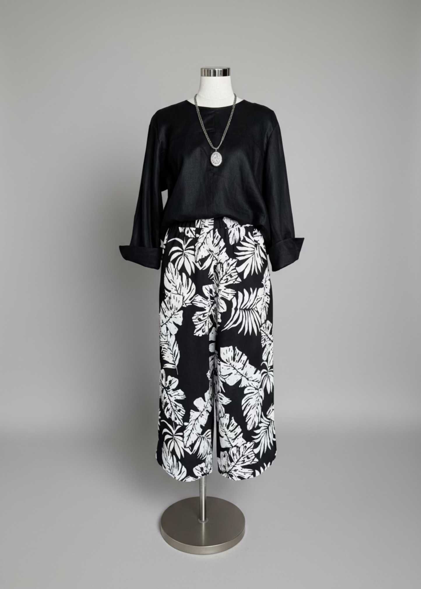 The Black & White Patterned Cropped Linen Shirt