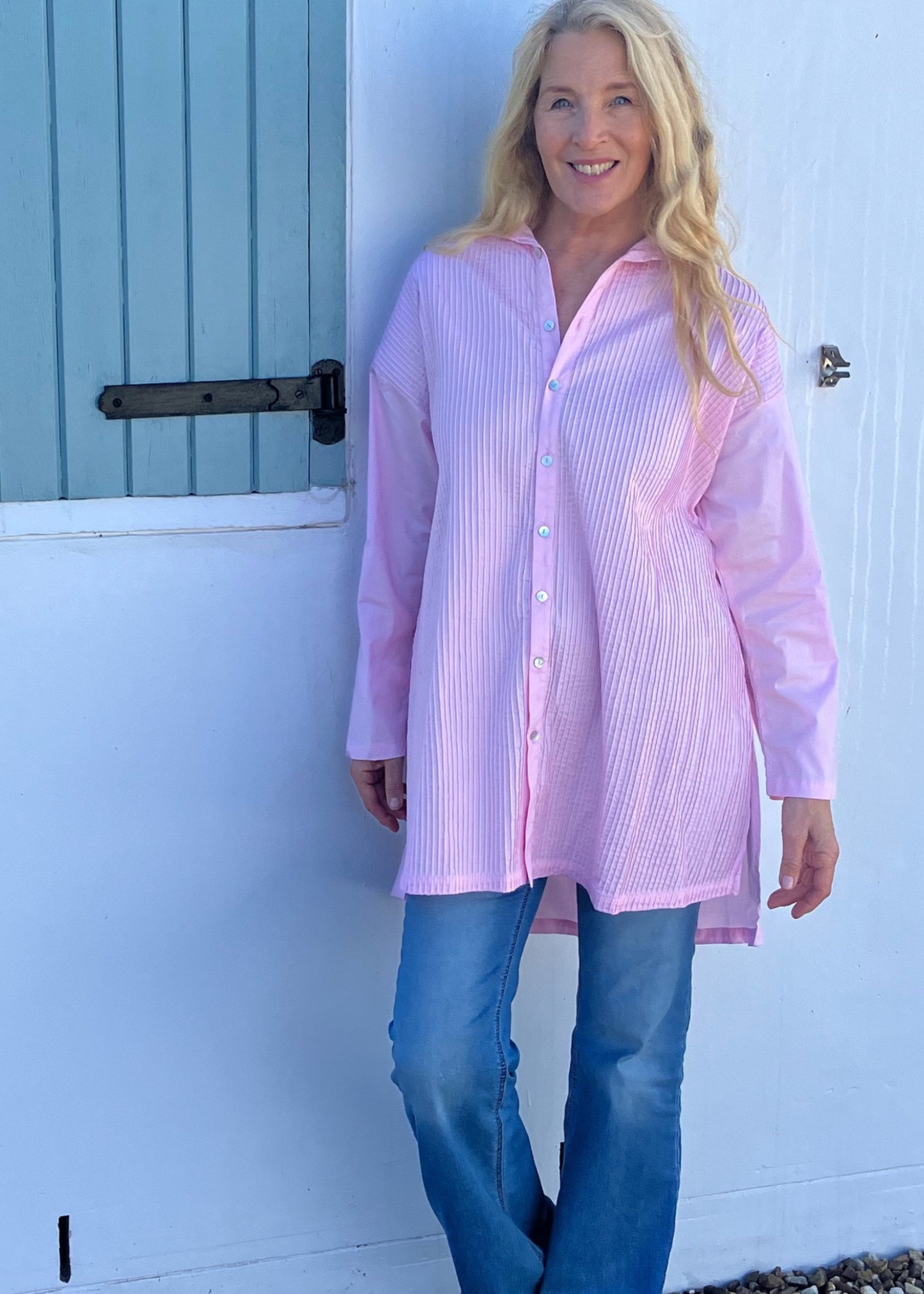 The Long Classic Pleated Shirt in Gatsby Pink - jennyleroux.com