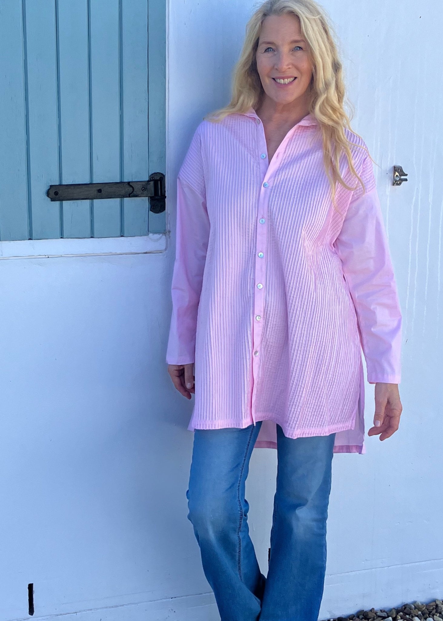 The Long Classic Pleated Shirt in Gatsby Pink - jennyleroux.com